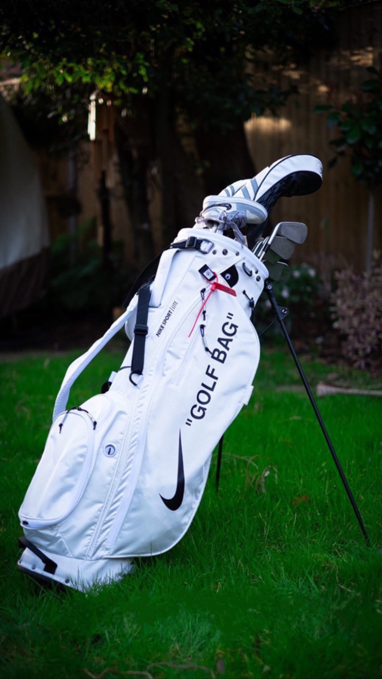 Nike Sport Lite Golf Bag – Off-White Inspired “GOLF BAG” Design w/ Zip Tie – Premium Stand Bag Lightweight Carry Golf Bag