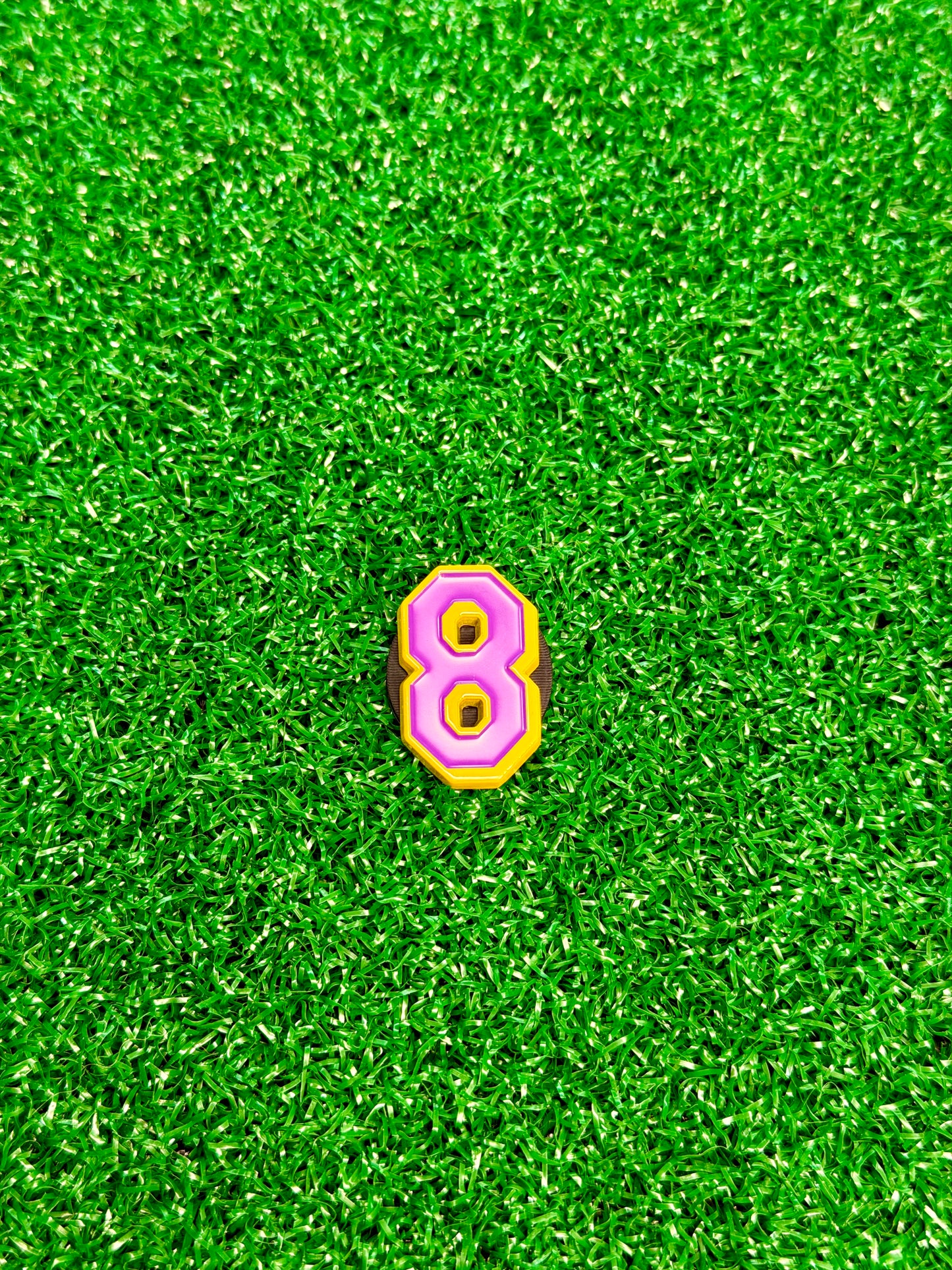 Kobe Bryant #8 Jersey Golf Ball Marker – Purple & Gold Basketball Golf Gift Magnetic